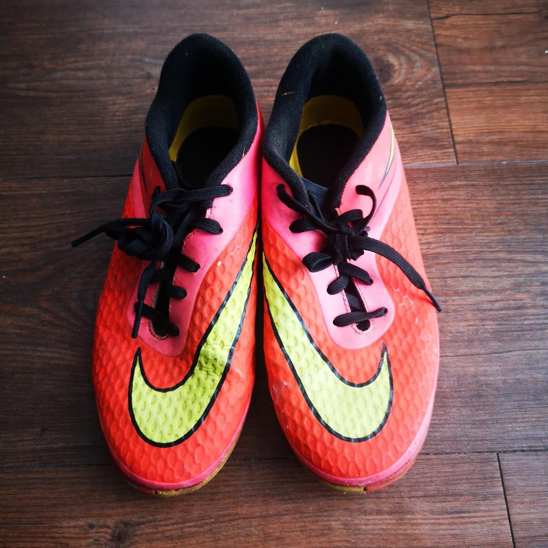 Nike futsal kids hotsell