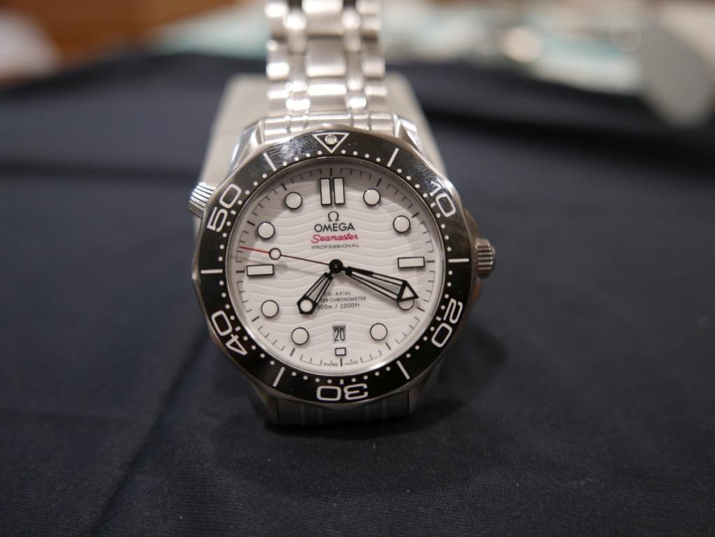 Omega Seamaster Diver 300m White Dial Men S Fashion Watches On Carousell