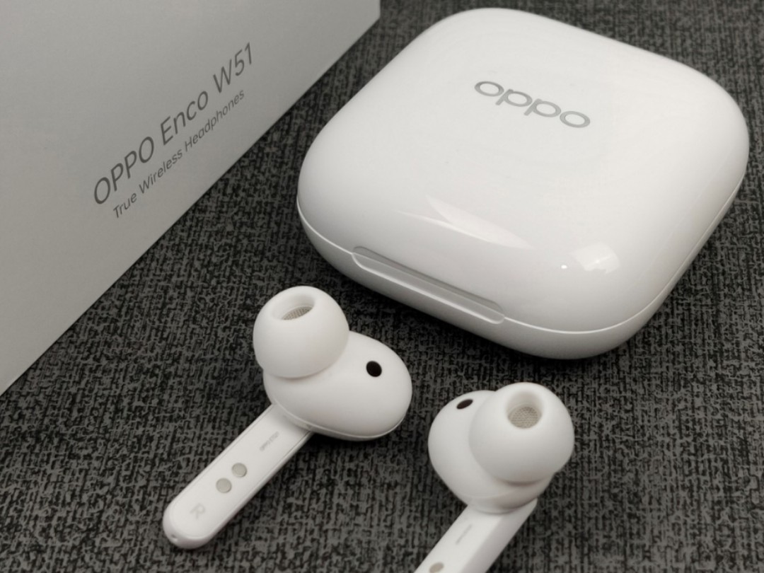 oppo enco w51 is a true wireless earbuds featuring bluetooth 5.0 & anc