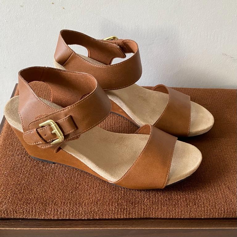 Payless heels and wedges store