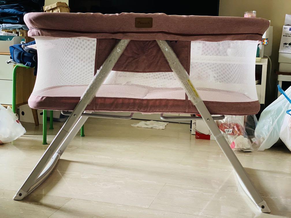 portable baby cots, Babies & Kids, Baby Nursery & Kids Furniture