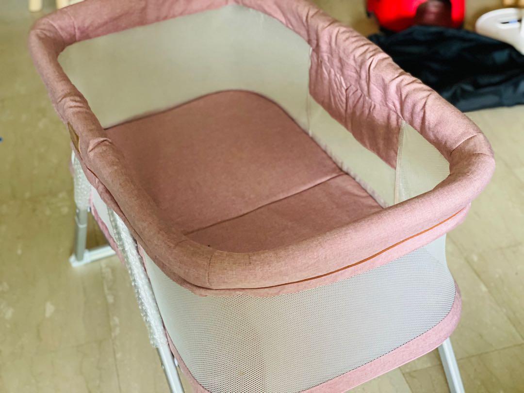 portable baby cots, Babies & Kids, Baby Nursery & Kids Furniture