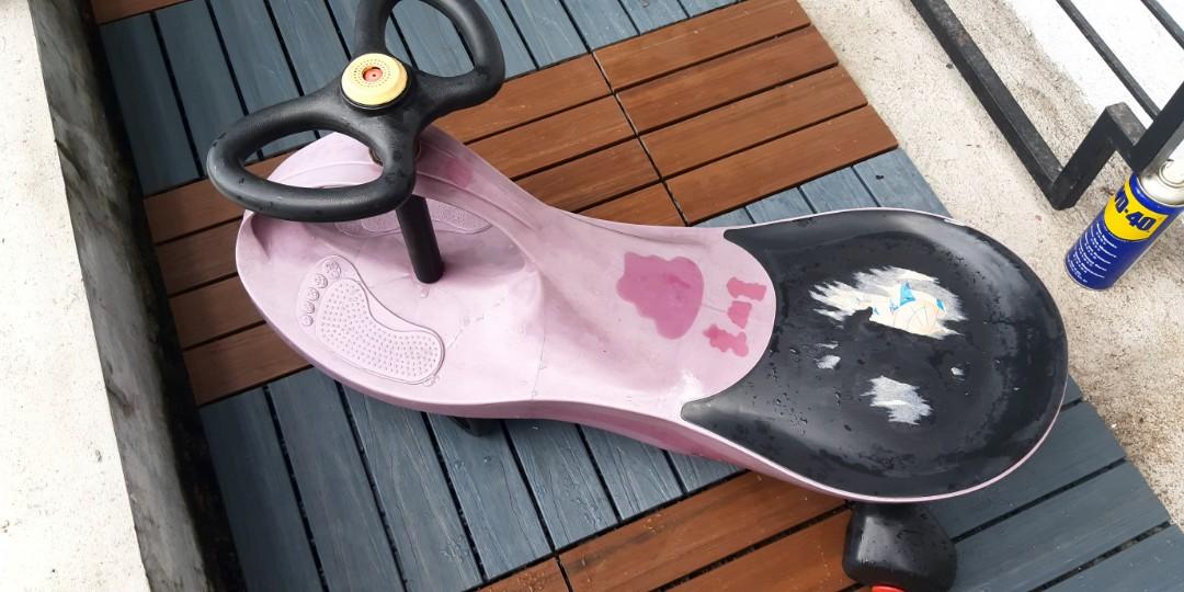 Scooter (Category: Car Seats) located in Pasig City. Submitted by kiplery (Listing ID 1057366339, Image 3). Description: .