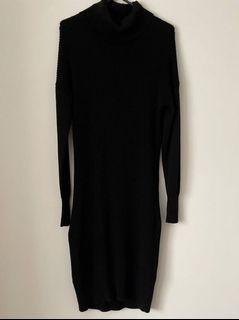 Sz Small- Decjuba  winter stretch knit dress