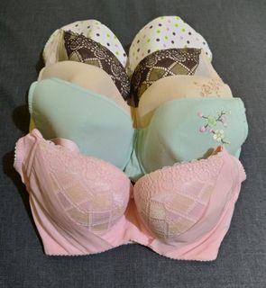 (Category: ) located in . Submitted by minelle12 (Listing ID 1057323569, Image 1). Description: .