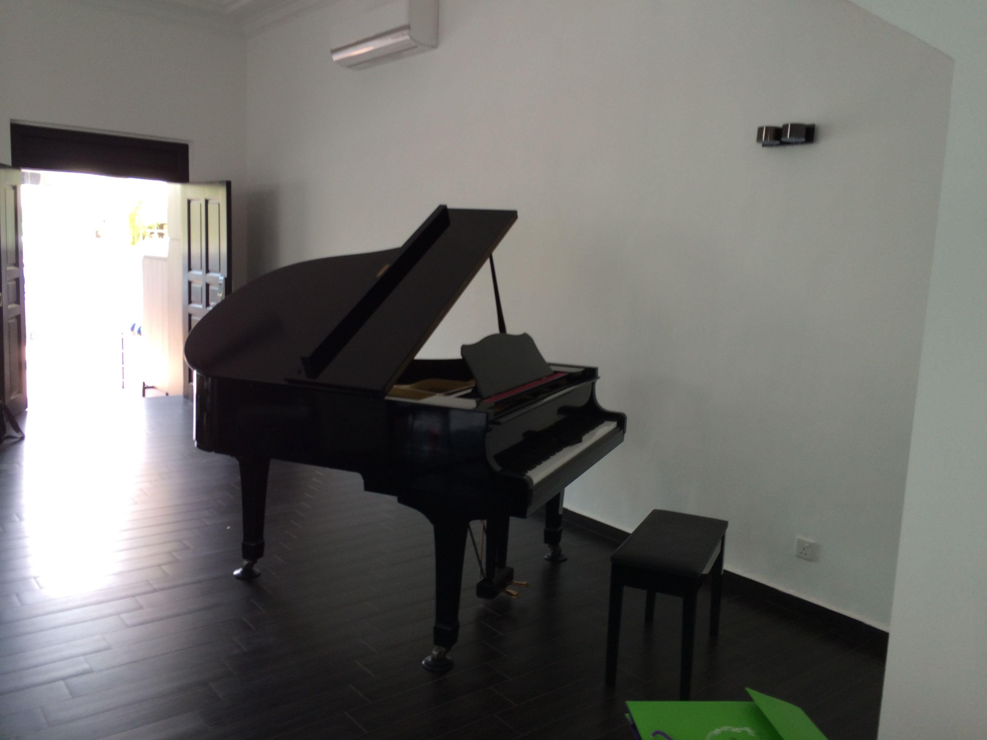 Yamaha G1 Baby Grand Piano Hobbies Toys Music Media Musical Instruments On Carousell