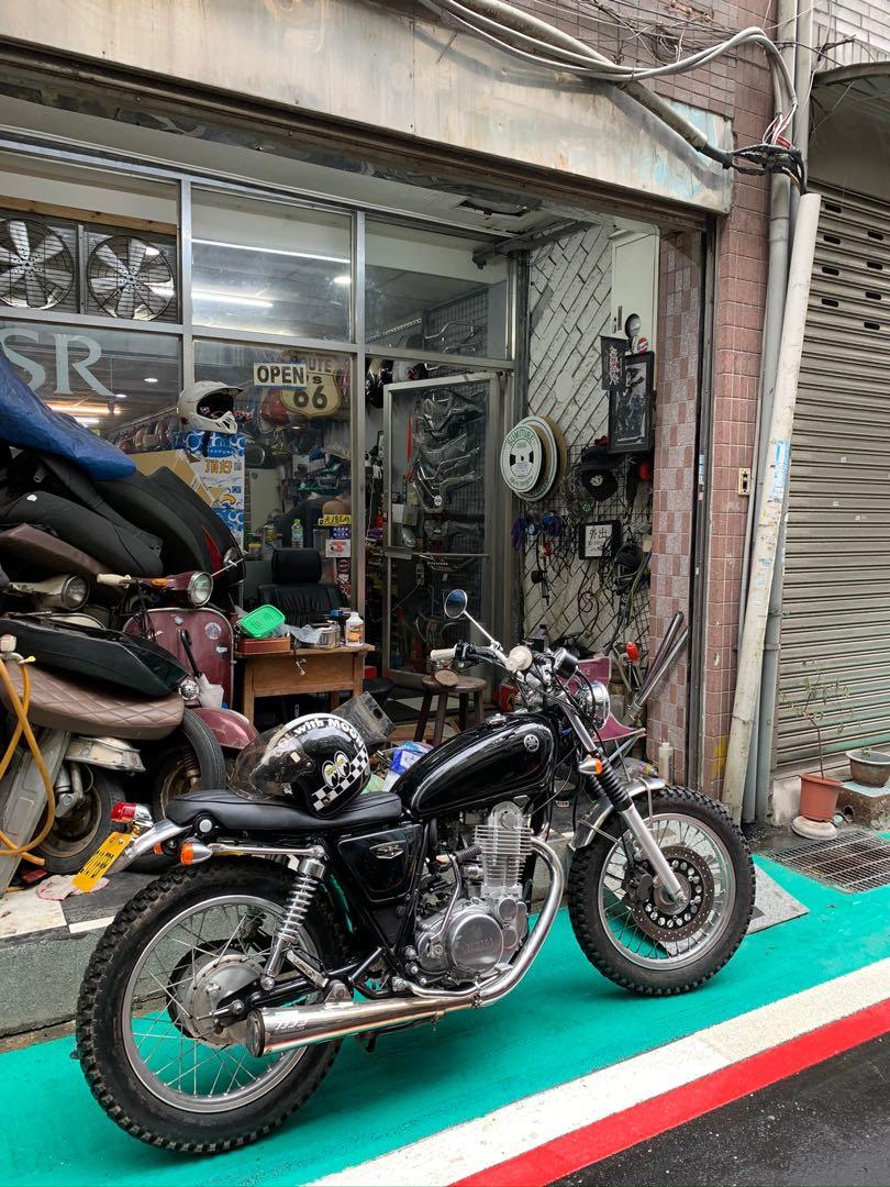 Yamaha Sr400 機車 二手機車在旋轉拍賣