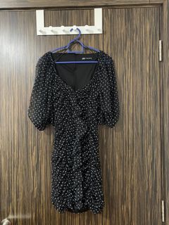 (Category: ) located in . Submitted by your_wardrobe_sg (Listing ID 1057364206, Image 1). Description: .