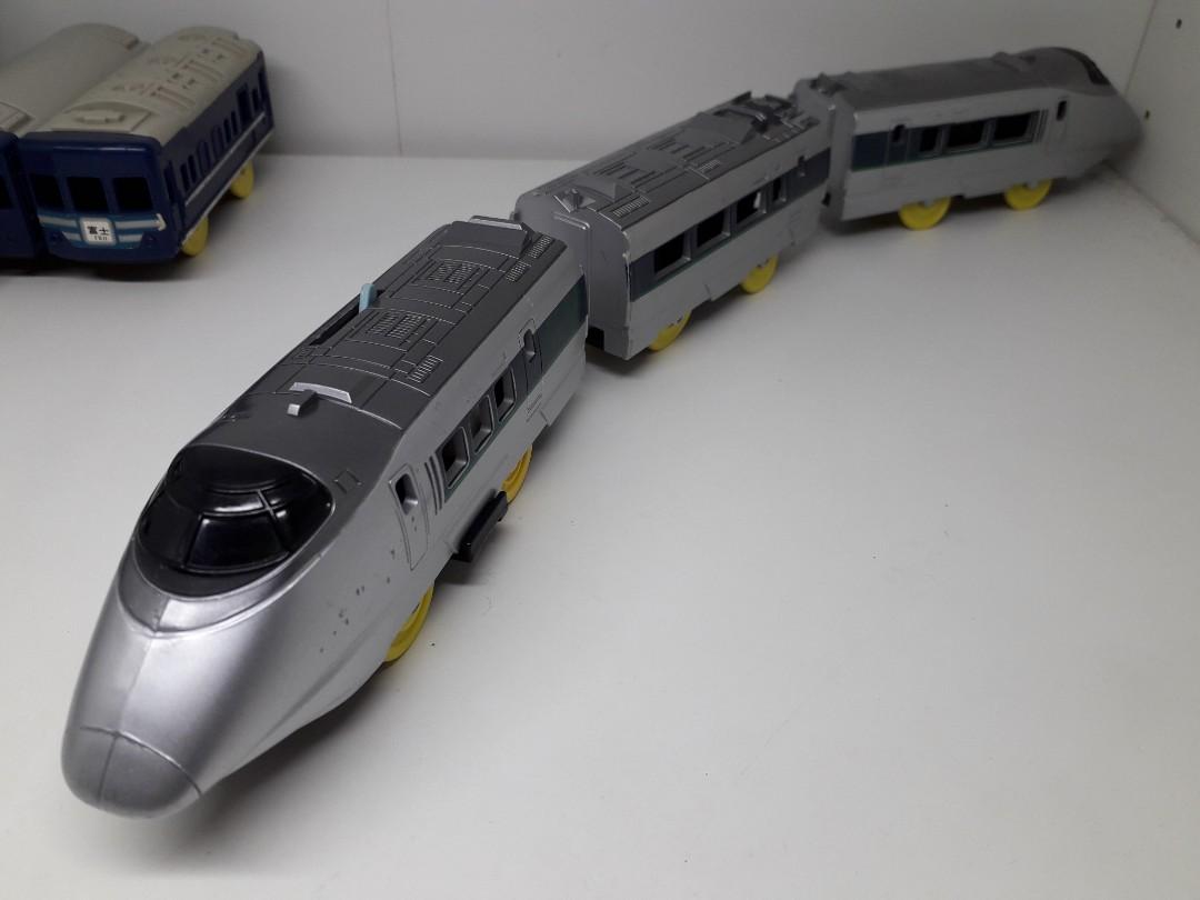 18中古日版tomy電動子彈火車plarail 東日本新幹線400系電車jr車頭車尾車卡一組共3卡購自日本 玩具 遊戲類 玩具 Carousell 18中古日版tomy電動子彈火車plarail 東日本新幹線400系電車jr車頭車尾車卡一組共3卡購自日本 玩具 遊戲類 玩具 Carousell
