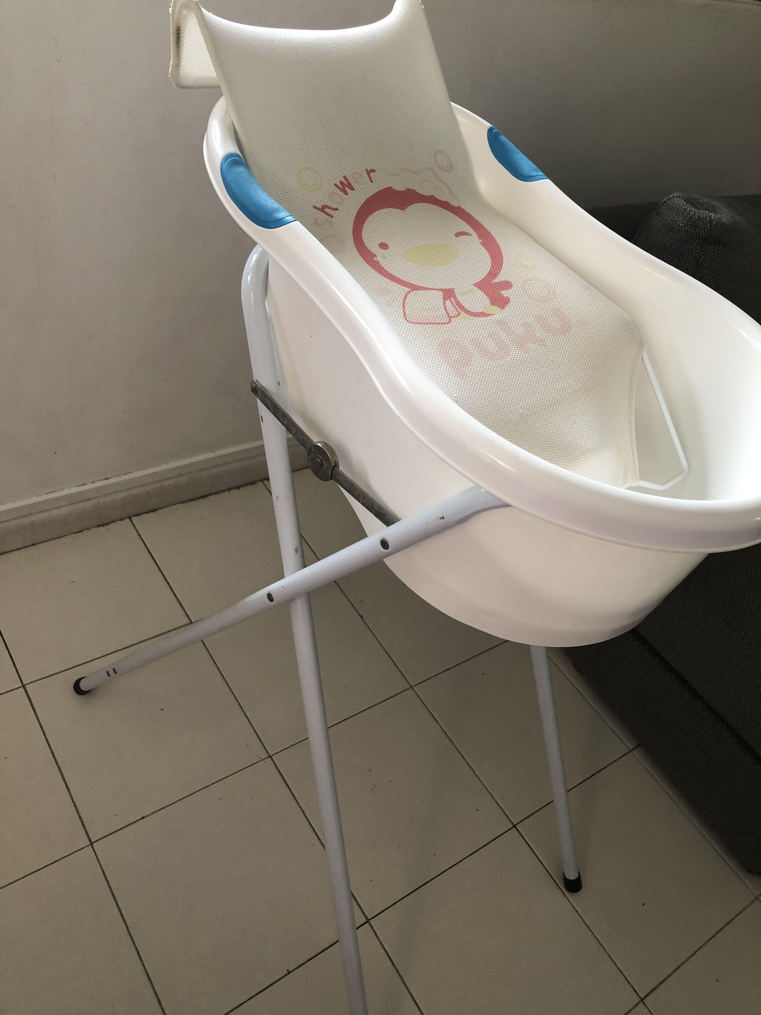 Baby bath tub standing, Babies & Kids, Infant Playtime on Carousell
