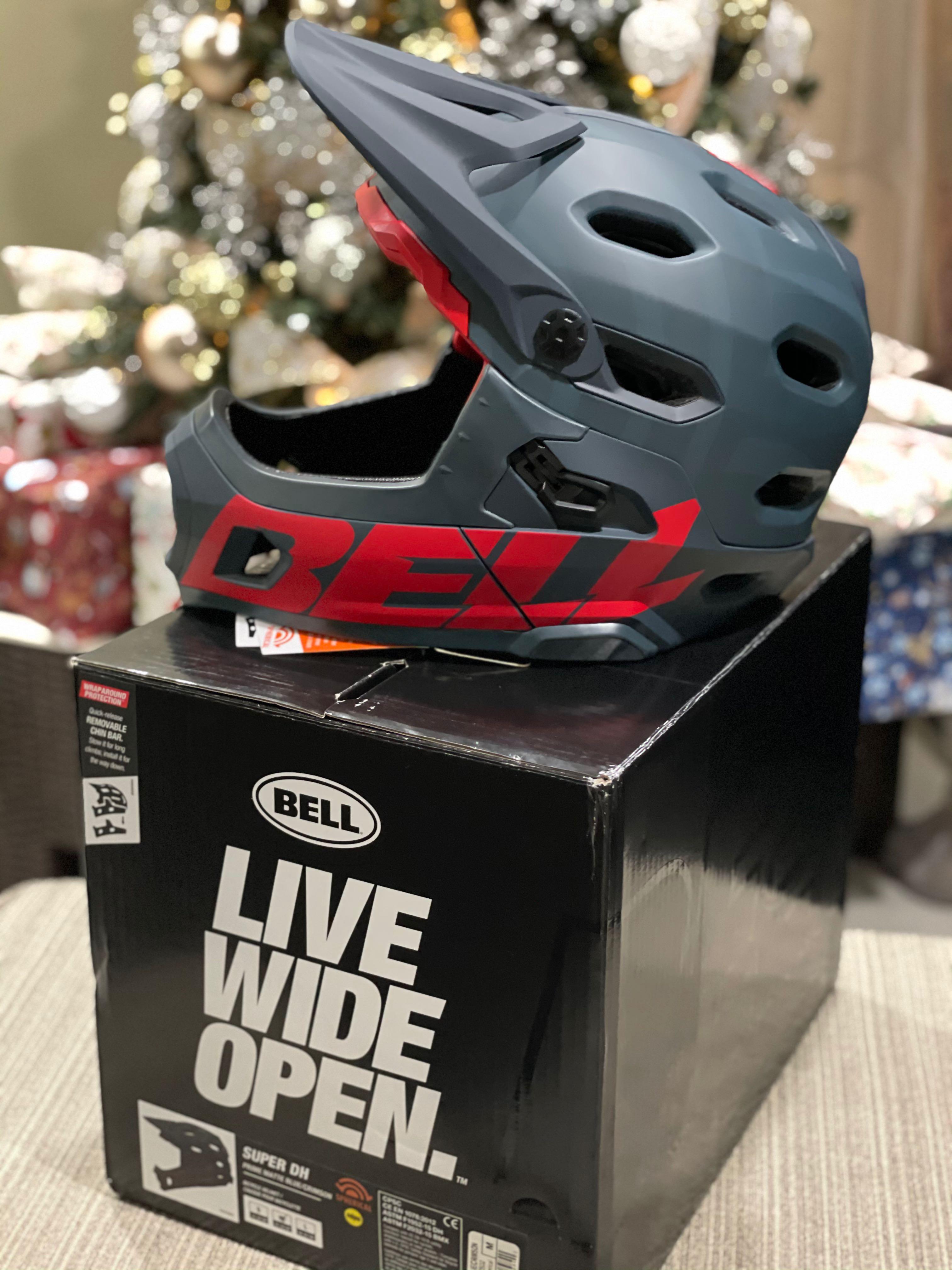 Bell super cheap dh medium
