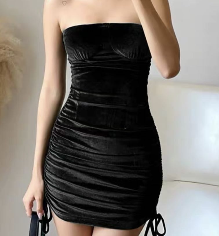Black velvet deals tube dress