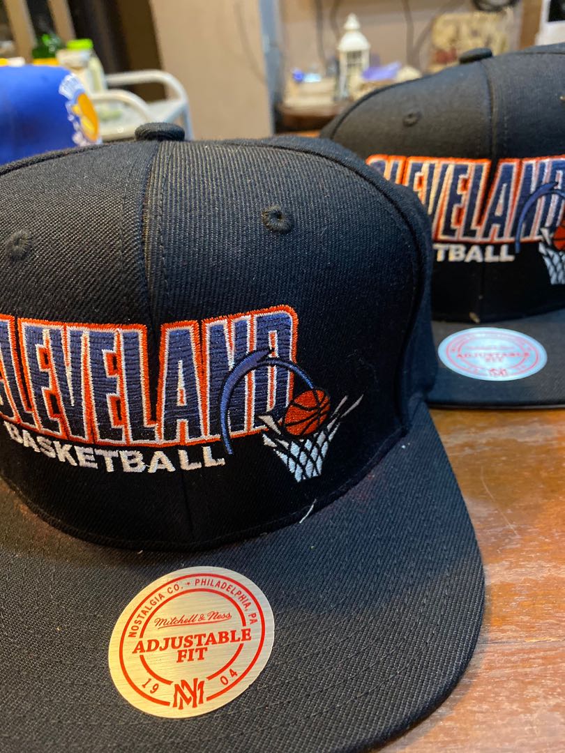 BRAND NEW CLEVELAND CAVALIERS Basketball Mitchell Ness
