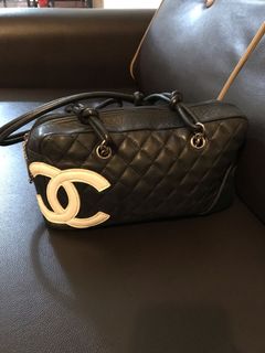 (Category: ) located in . Submitted by mia.wardrobe (Listing ID 1057702522, Image 1). Description: .