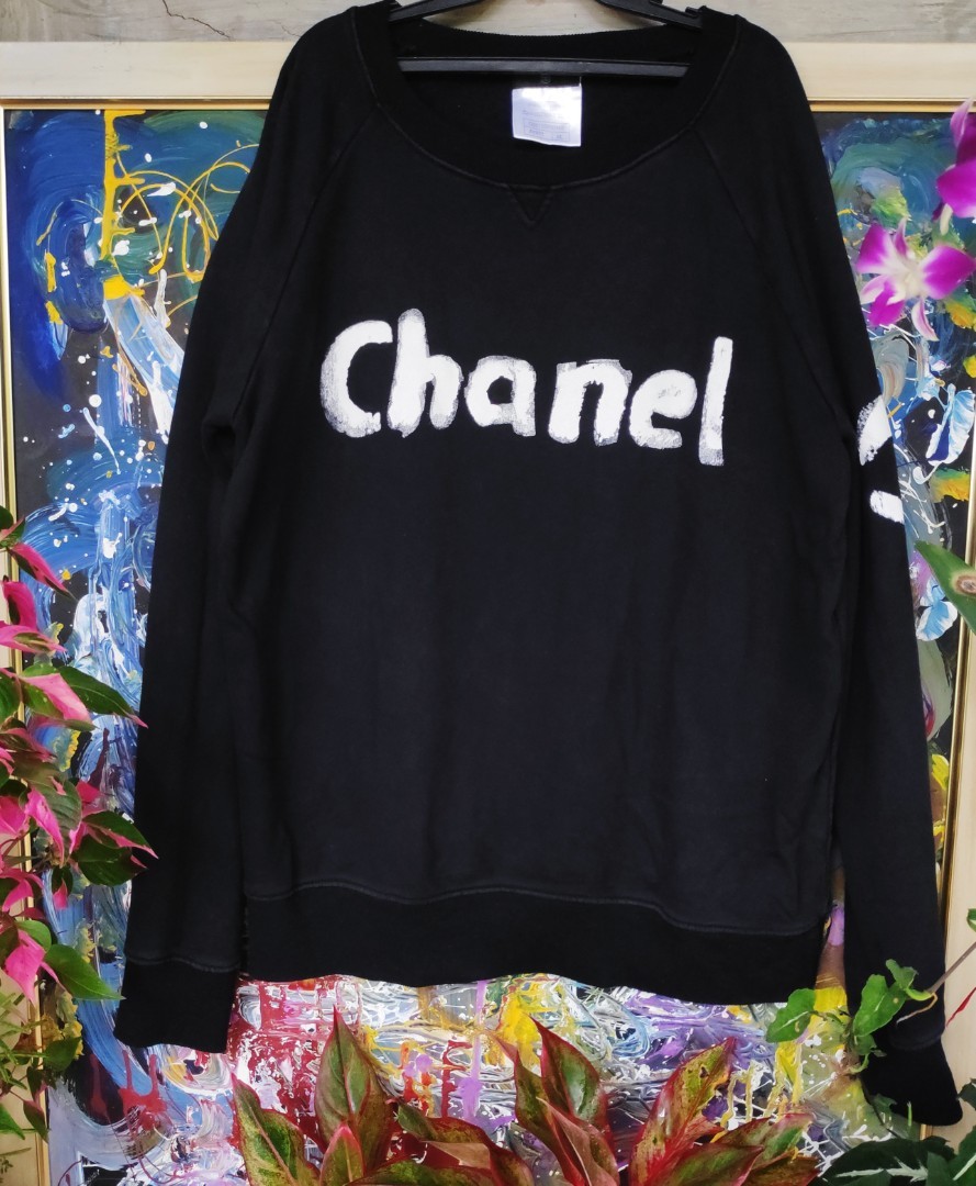 CHANEL SWEATSHIRT 2013 CHRISTMAS HOLIDAY EDITION, Women's Fashion, Tops,  Others Tops on Carousell