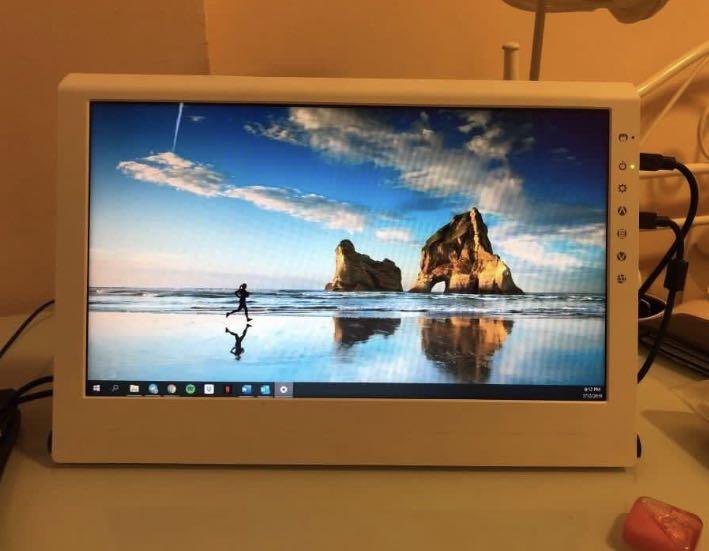 Lap 2501C 15.6” portable monitor 