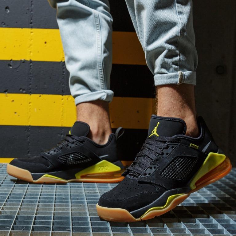Jordan mars 270 low yellow sales