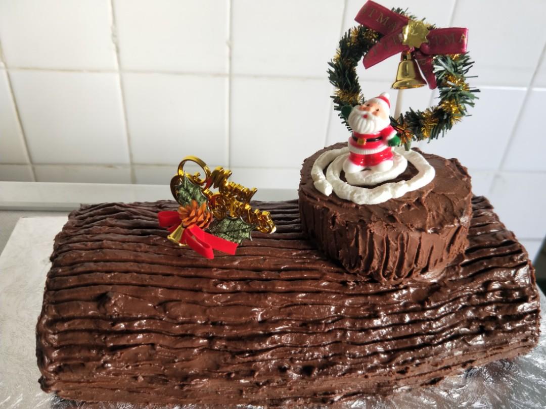Logcake (Category: Homemade Bakes) located in Singapore. Submitted by winasbakes (Listing ID 1054897686, Image 3). Description: Dark Chocolate logcake( 0.8kg) 8-12 serving rich in chocolate taste, high quality chocolate. price include box pre-order 3days in advance urgent order 2days($10 fee) no delivery on 17/25dec.