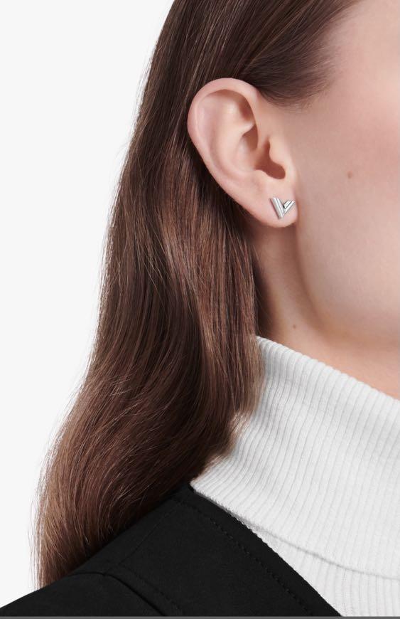 LV Essential V Stud Earrings, Women's Fashion, Jewelry