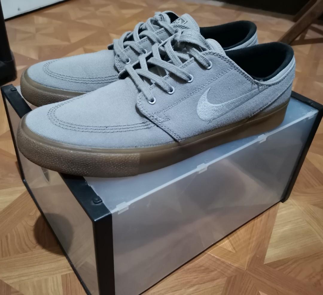 Nike Janoski gum sole shoes size 10, Men's Fashion, Footwear, Sneakers on Carousell