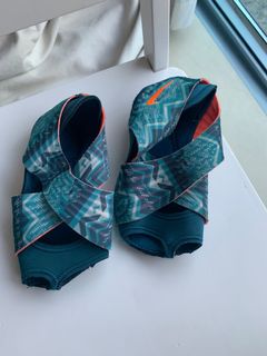 （分類：）位於 。 由 nirakho 提交（商品編號 1057536682，圖片 1）。簡介： 。
