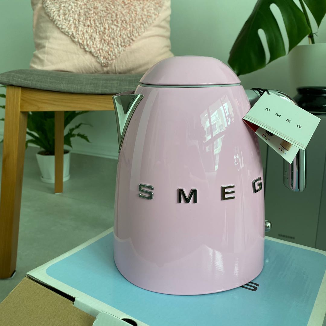 Smeg deals kettle pink