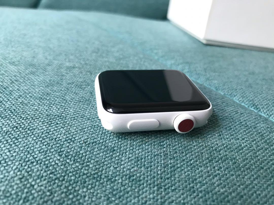 White ceramic apple store watch series 3