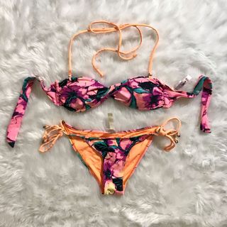 (Category: ) located in . Submitted by hersanina (Listing ID 1057766660, Image 1). Description: .