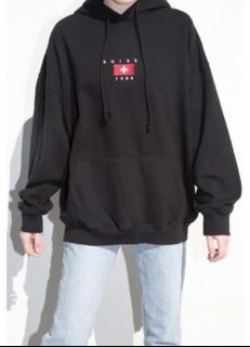 tien butterfly hoodie black