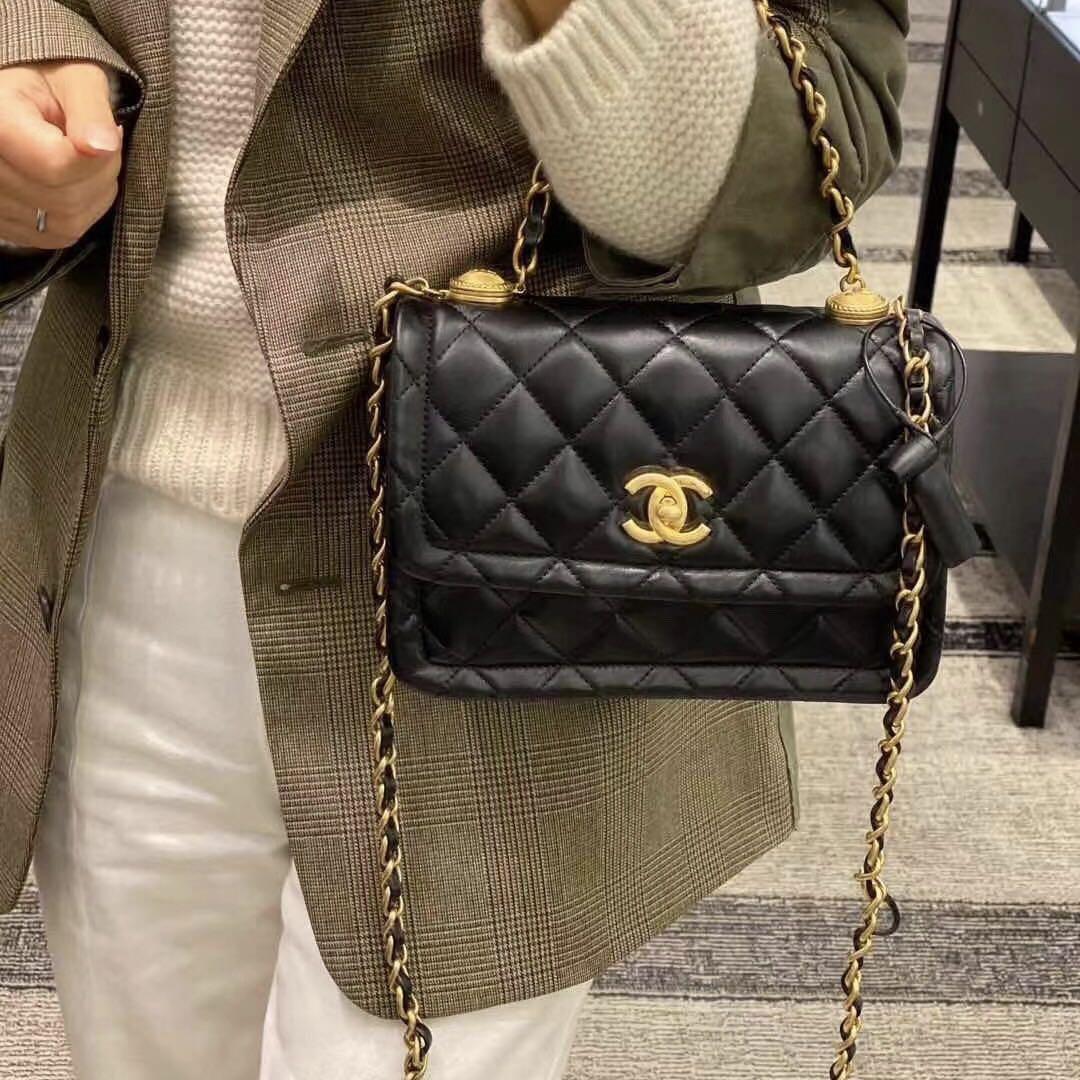 Authentic Chanel Button On Top 22CM Chain Flap Bag Black, Luxury, Bags &  Wallets on Carousell