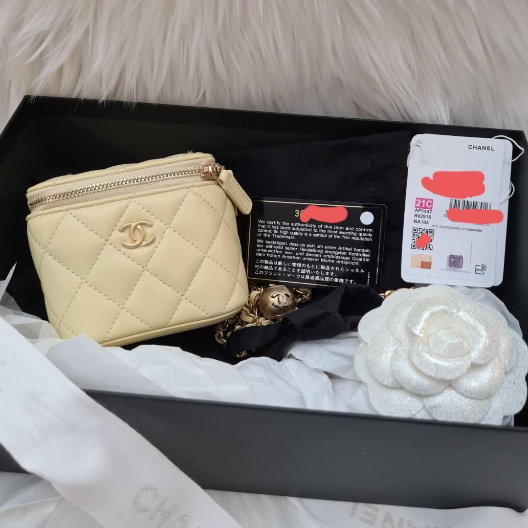 Chanel vanity case yellow deals