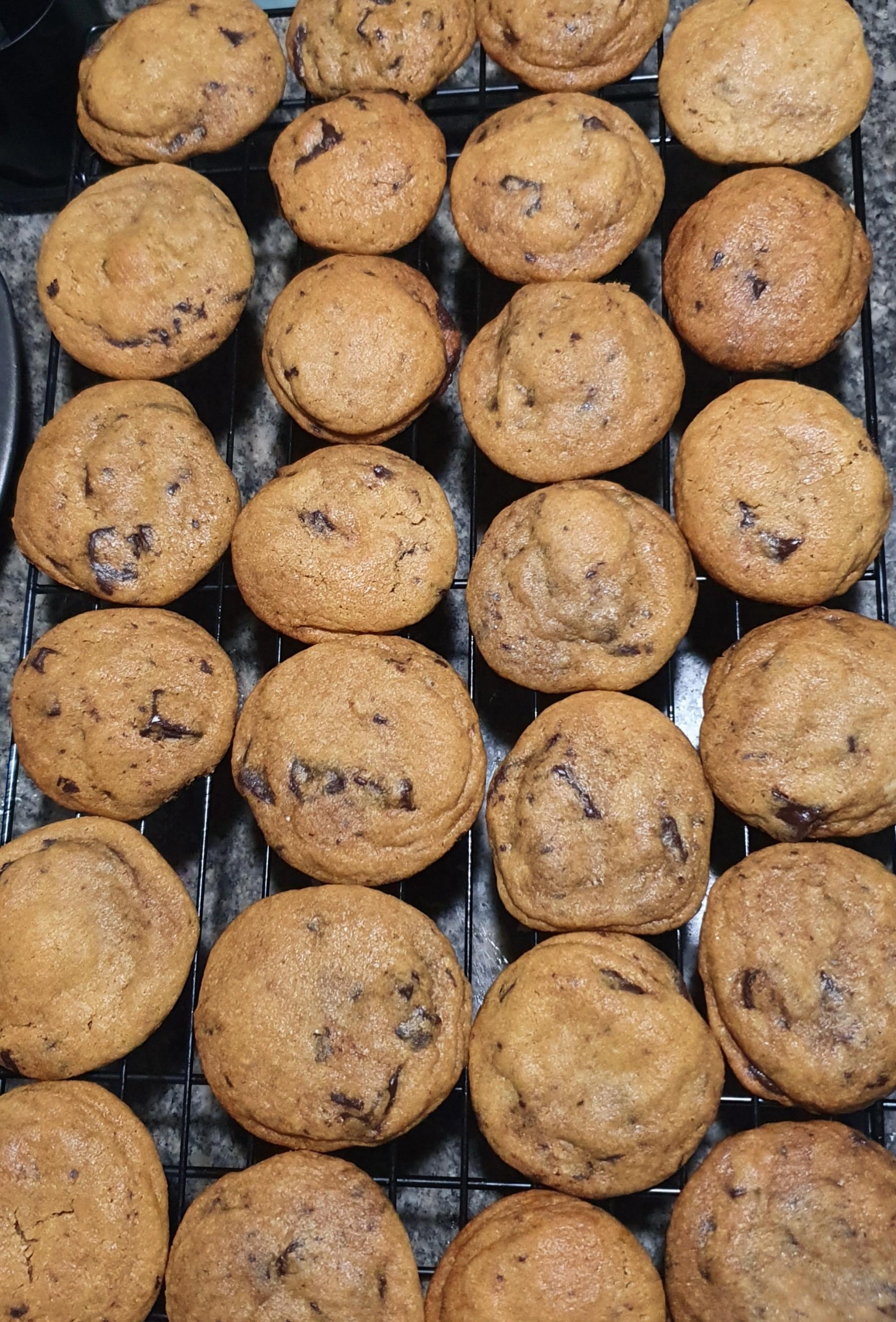 Brown Butter Chocolate Chunk Cookies (Category: Local Eats) located in Pasig City. Submitted by bnc511 (Listing ID 1057875028, Image 1). Description: Perfectly chewy brown butter cookies 😍🍪 Only Php 200 for a box of 8! Great as a Christmas gift, as it comes with a Christmas box and tag. 😊 Selling until the end of 2020! OTHER OPTIONS: 1. White chocolate and dark chocolate combo (250) 2. White chocolate and walnut combo (250) We can talk about b