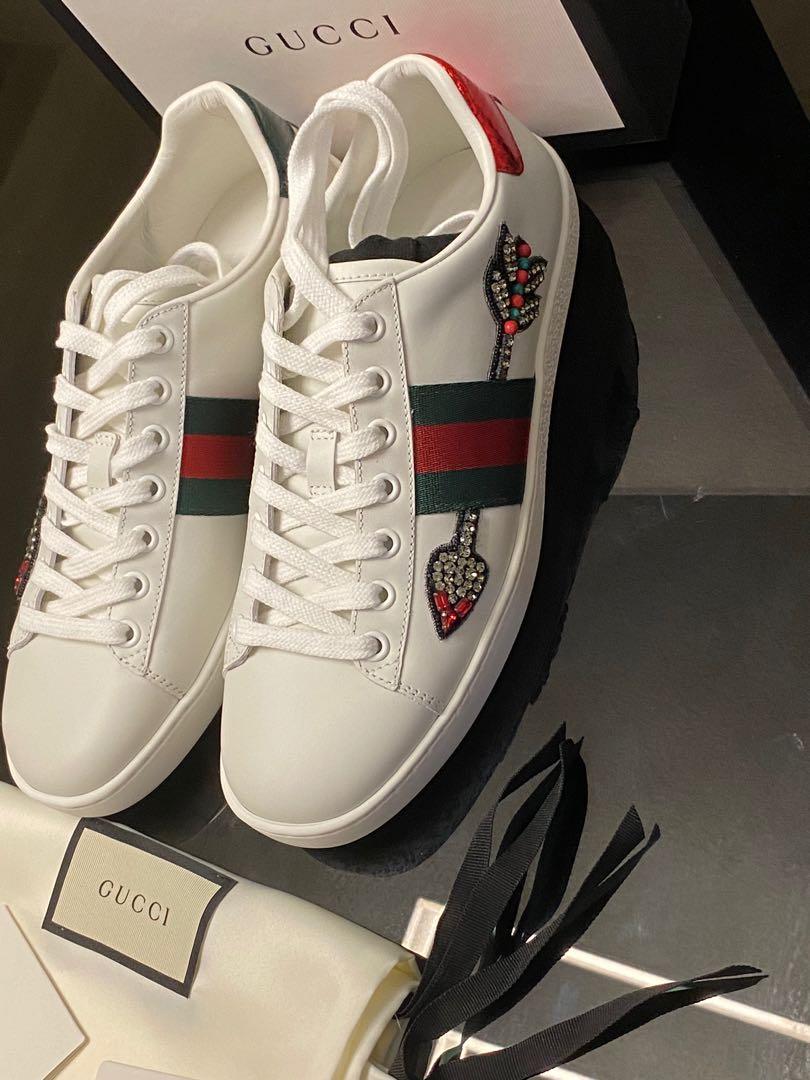 GUCCI ACE ARROW EMBROIDERED LEATHER SNEAKERS