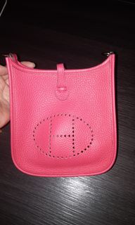 （分類：）位於 。 由 laaachili 提交（商品編號 1057855271，圖片 1）。簡介： 。