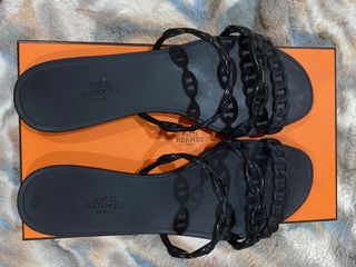 (Category: ) located in . Submitted by classic.ootd (Listing ID 1057811482, Image 1). Description: .