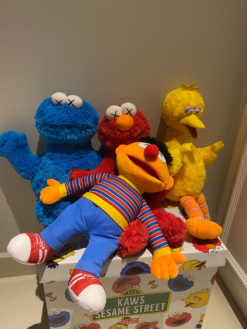 Uniqlo x sesame street plush 2025