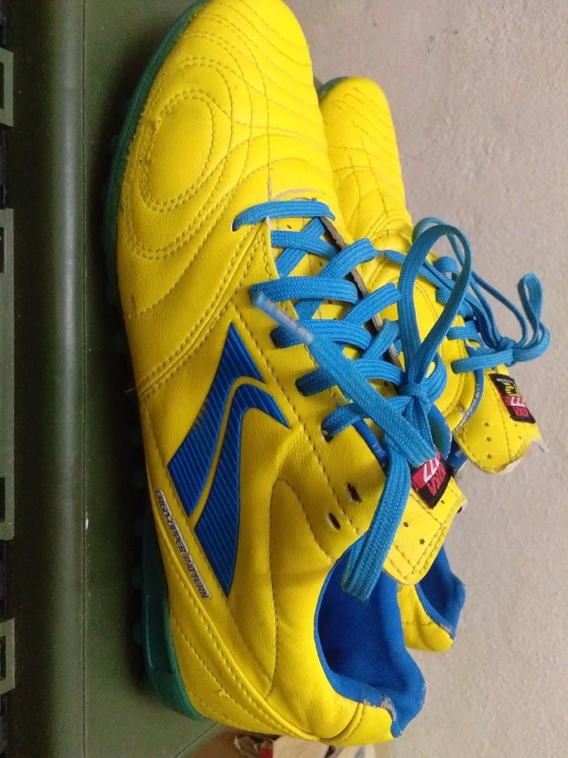 Kika futsal clearance shoes