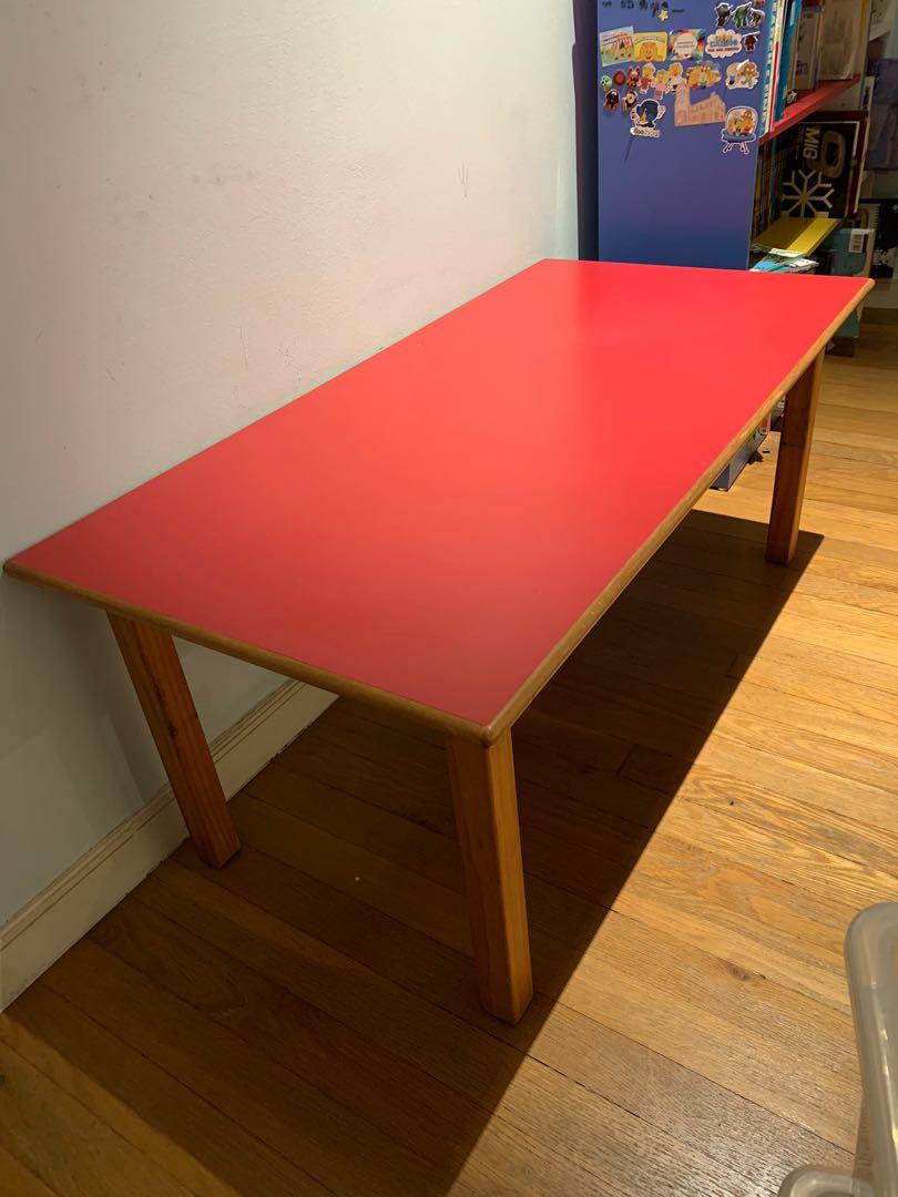 kinder table and chairs