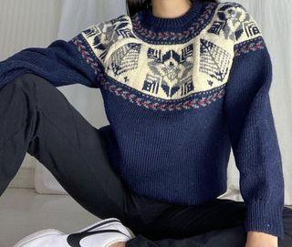 knit thick dark blue / navy christmas sweater