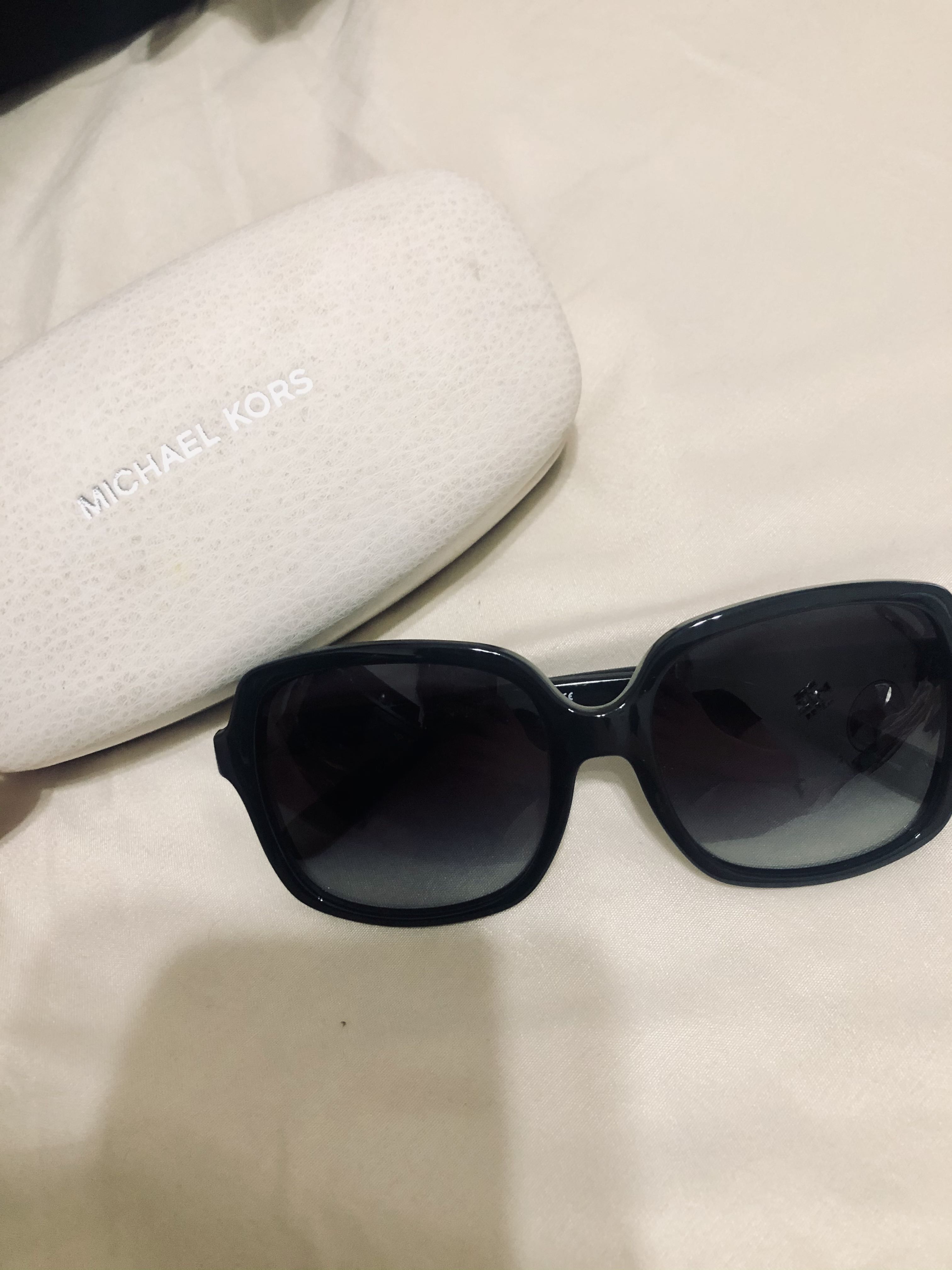 off white sunnies