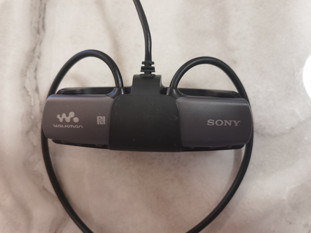 Sony Walkman WW-WS615L 16GB Con Cuffie Integrate Blu Modello Giapponese Usato