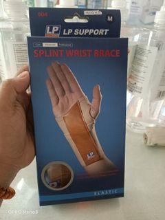 Splint wrist brace right m