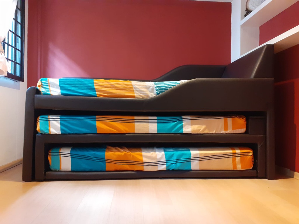 Triple pull out clearance bed