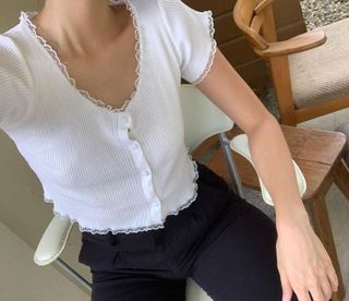 (Category: ) located in . Submitted by sandrawardrobe (Listing ID 1057946327, Image 1). Description: .