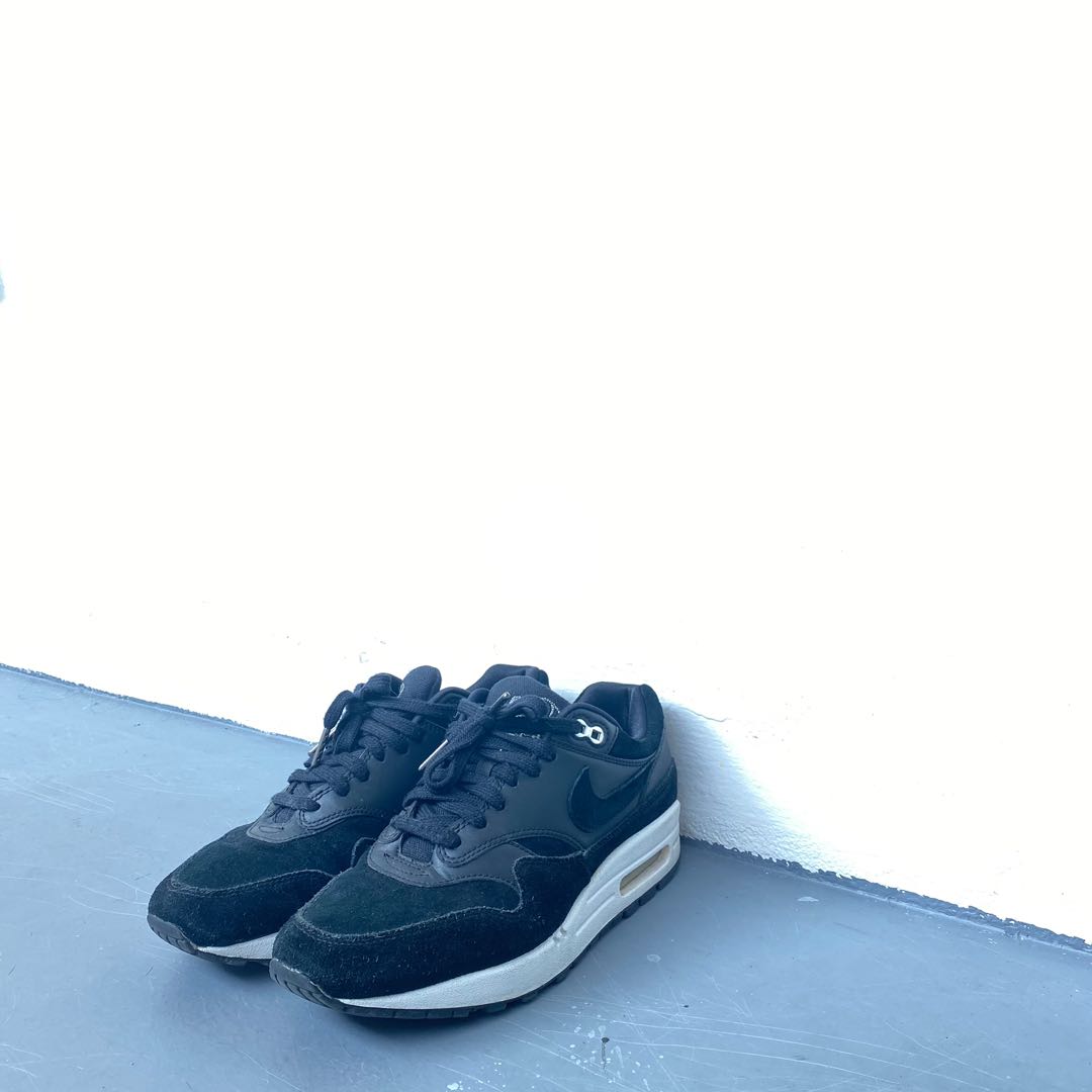 Air Max 1 Rebel Skulls Men s Fashion Footwear Sneakers on