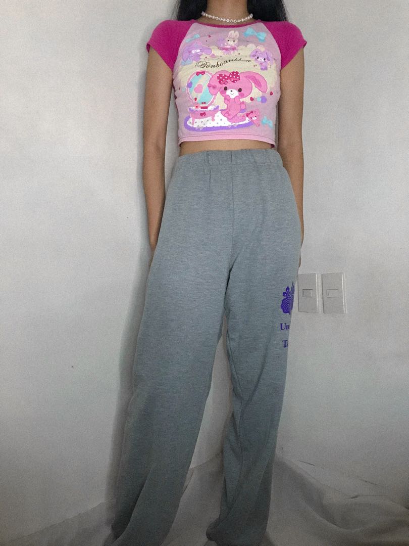 gray sweatpants baggy
