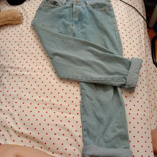 (Category: ) located in . Submitted by onlyyspreloved (Listing ID 1057988030, Image 1). Description: .