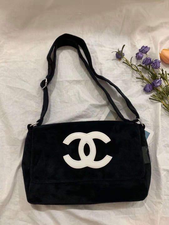 (New limited stock just arrived!) Chanel sling bag /messenger bag / tote bag