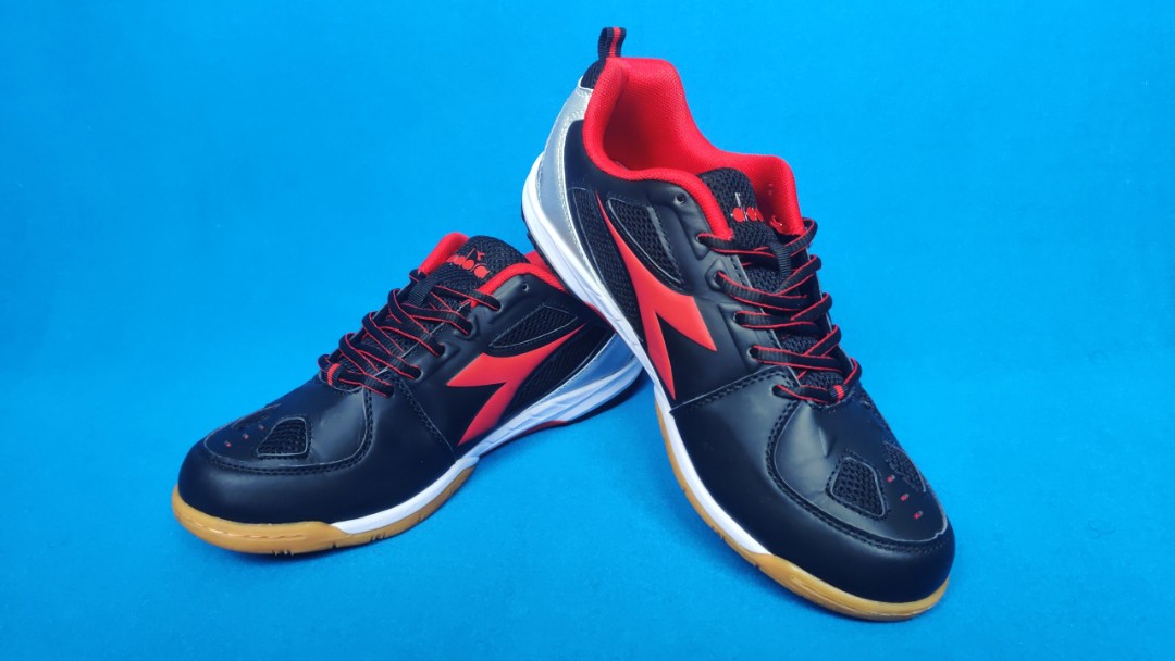 Diadora badminton shoes shop