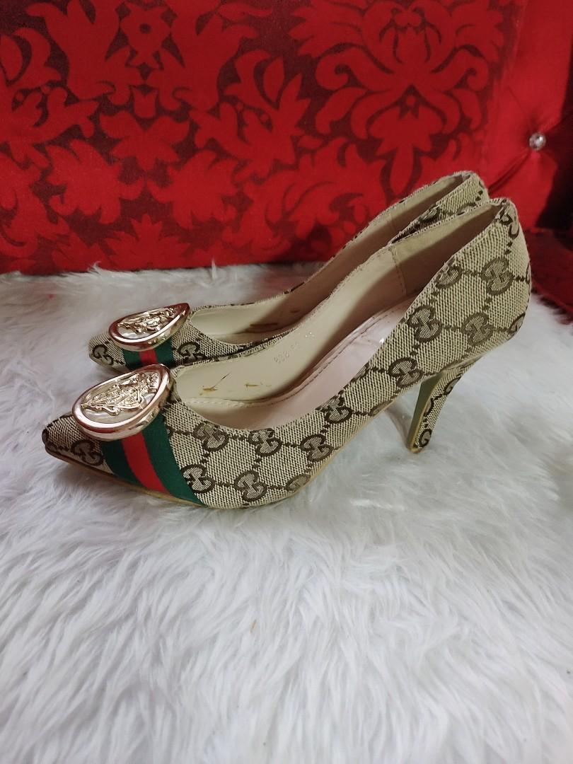 Gucci cherry heels deals